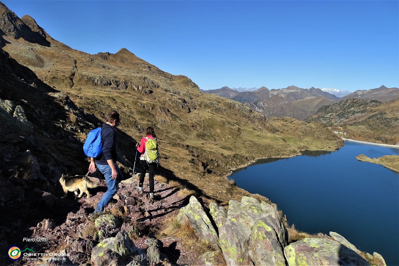 50 Sul sent. 216 dal Passo Laghi Gemelli verso il sent. 215.JPG